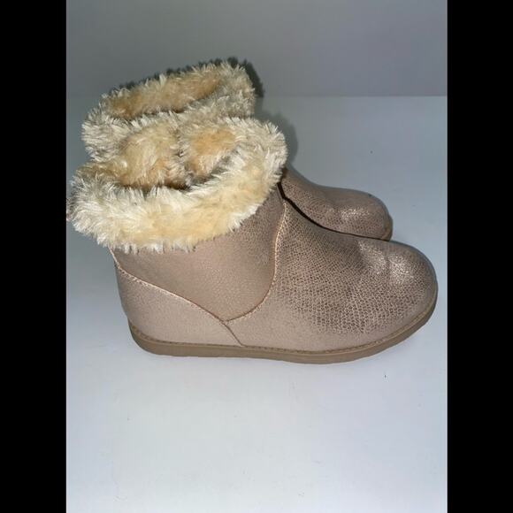 Cat & Jack Other - CAT AND JACK GIRLS BOOT SIZE 4 NWT